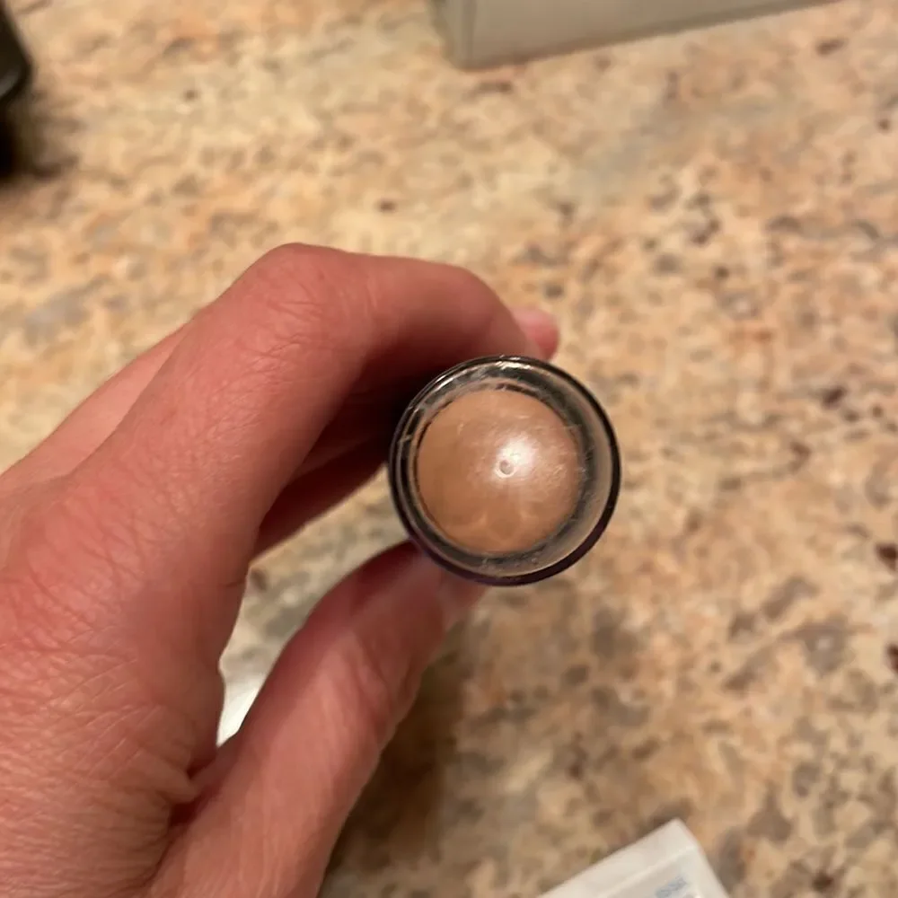 NWOT Revlon photo ready insta fix. In Golden Beige